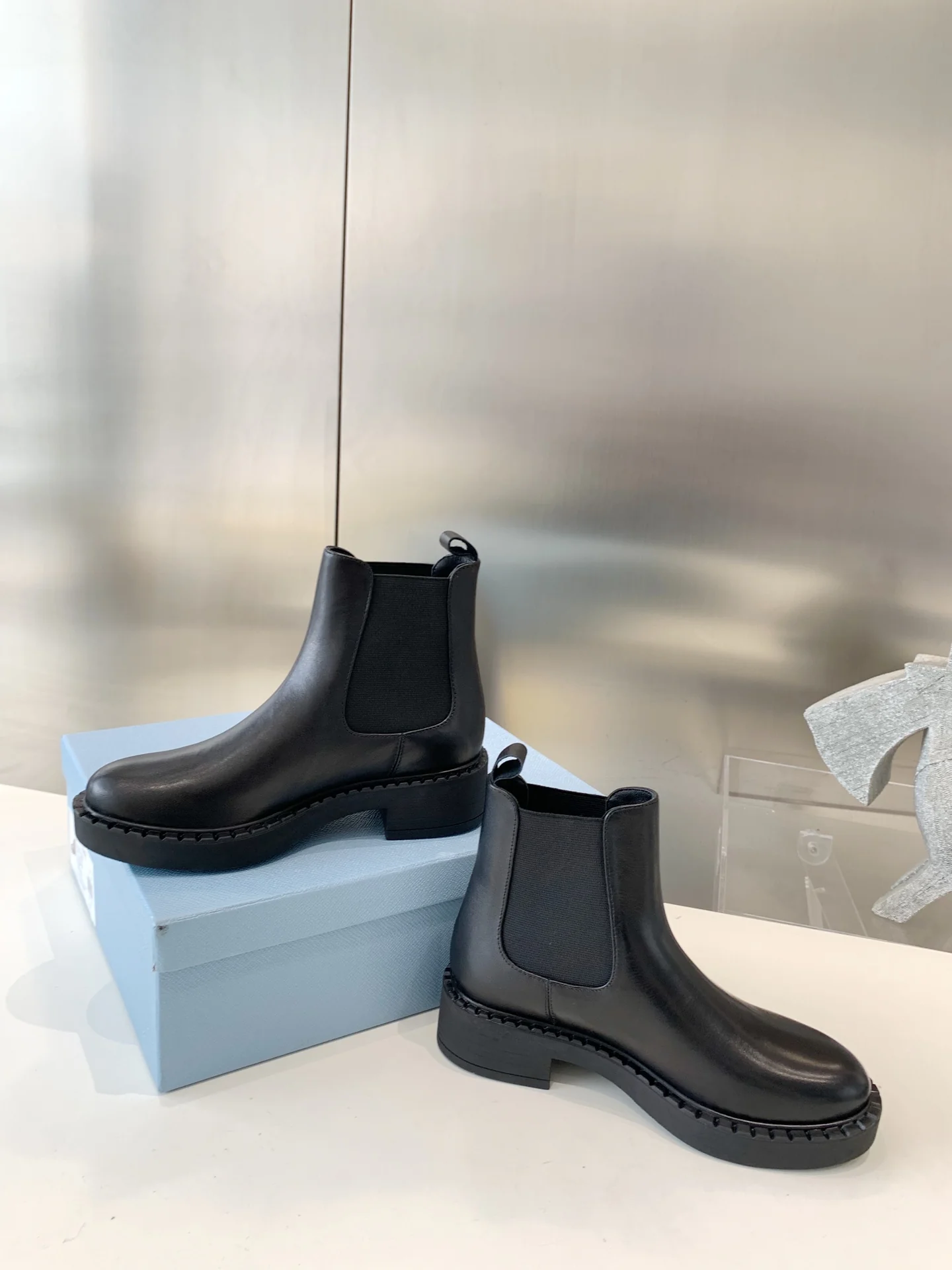 Prada - Сдержанные ботинки челси