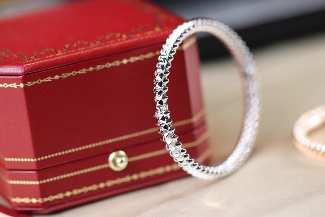 Браслет Cartier Clash - платиновый