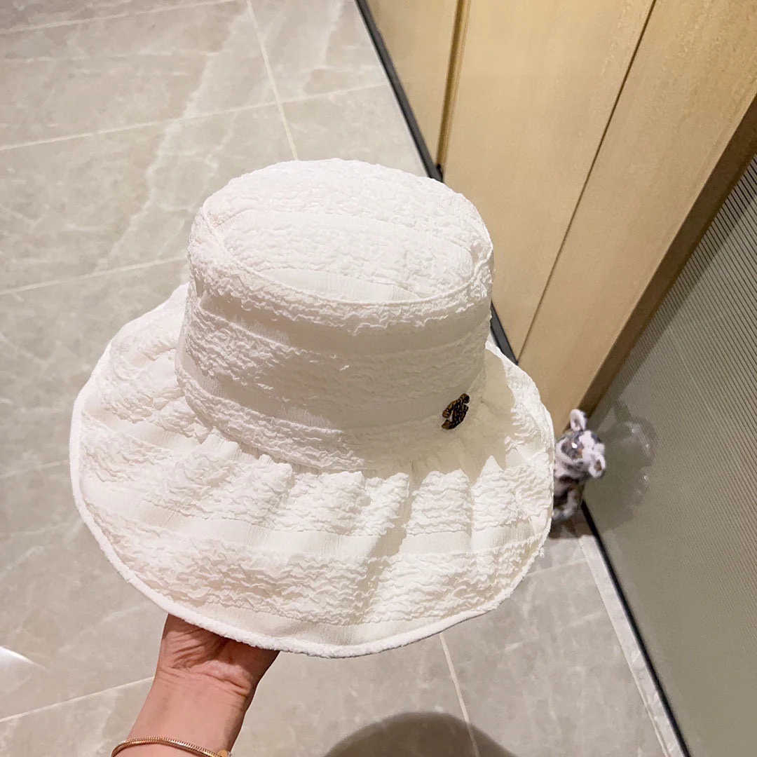 Новинка коллекции Chanel Весна/Лето 2023 - Мятая рыбацкая шляпа - Белая - 1