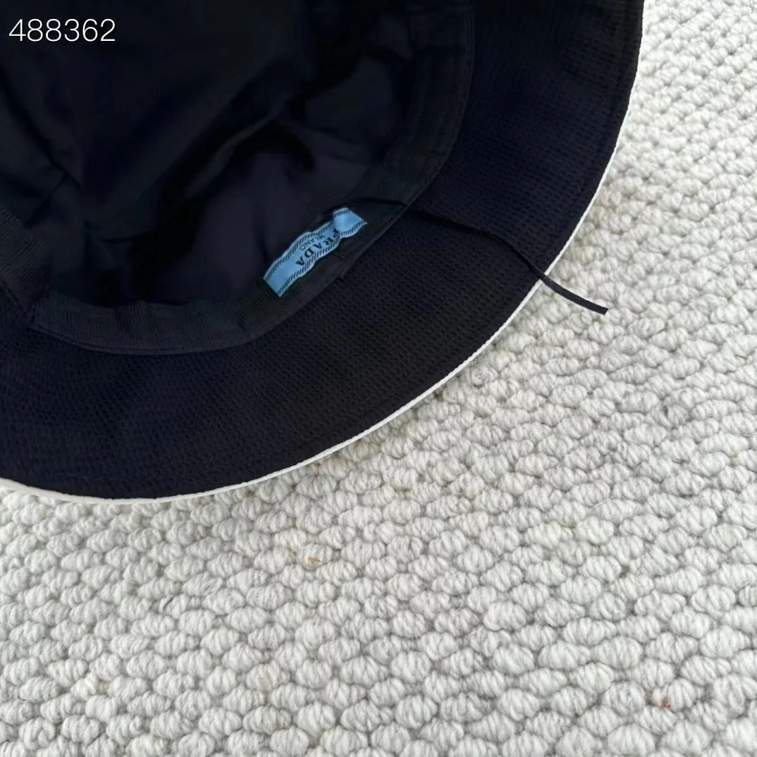 Prada - Панама в клетку - Черная