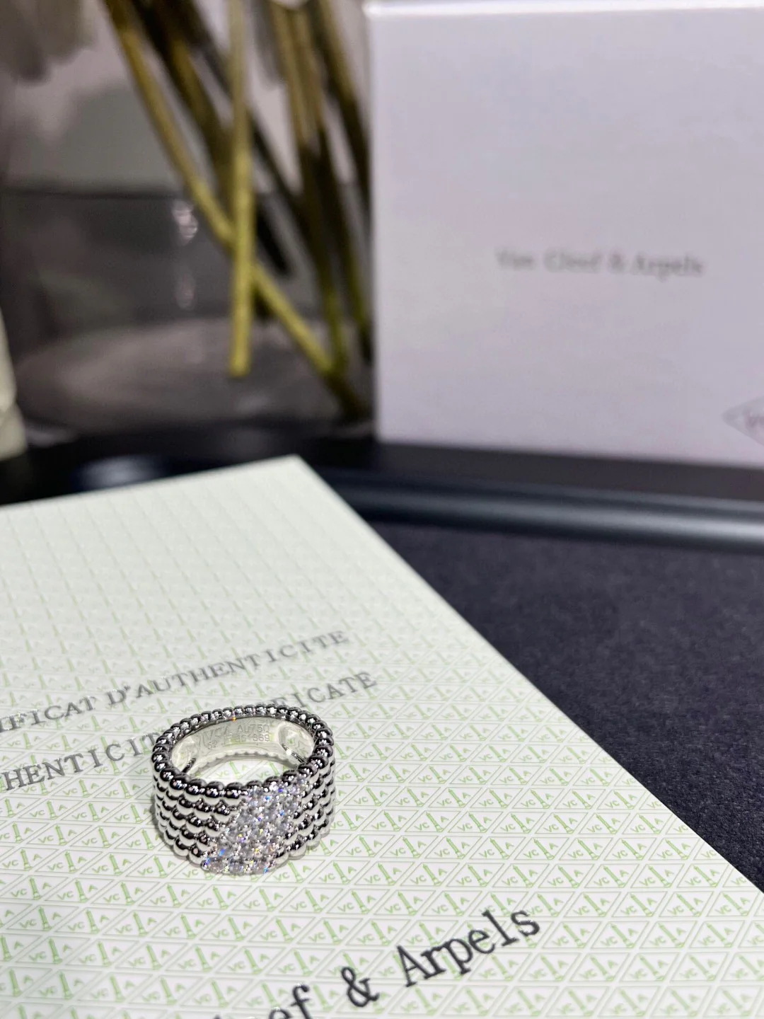 Ван Век - Кольцо 028