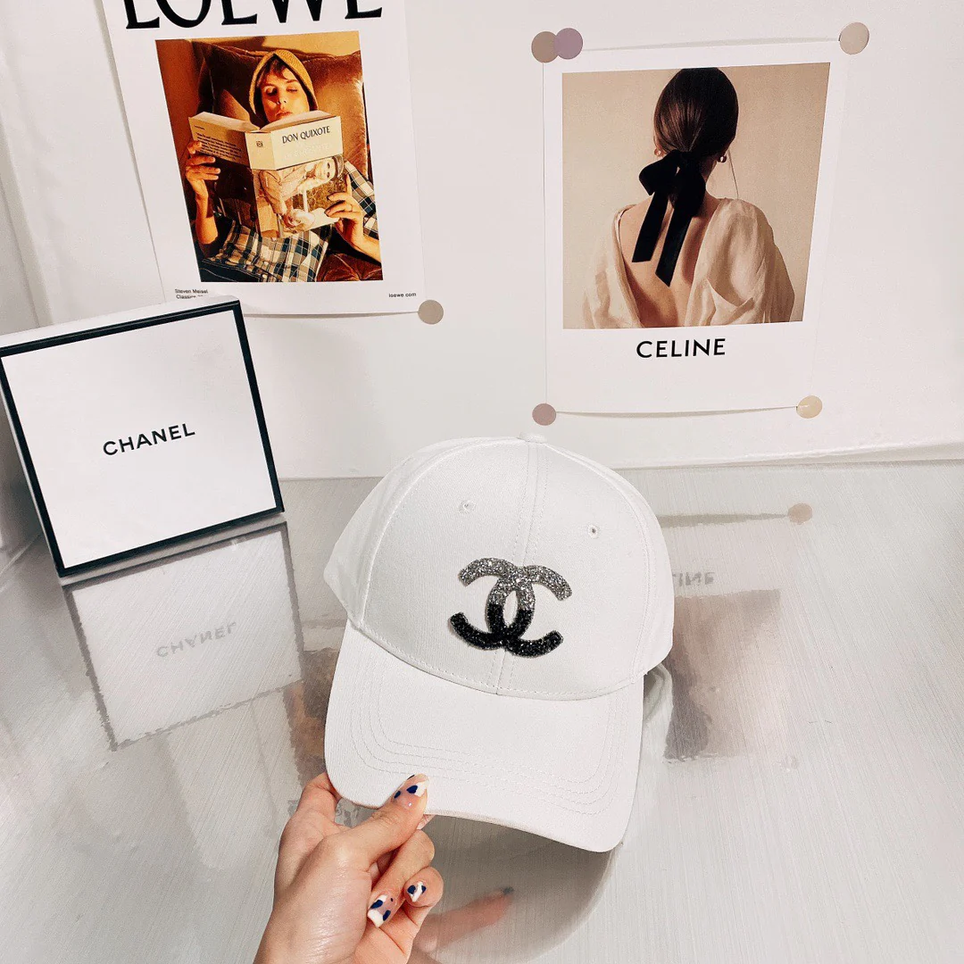 Chanel - кепка-?утиный клюв?