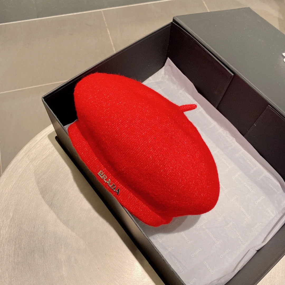 Prada - Вязаный берет - Красный