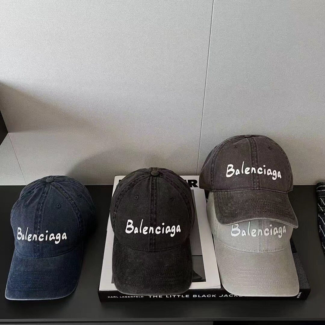 Бейсболка Balenciaga с эффектом потертости