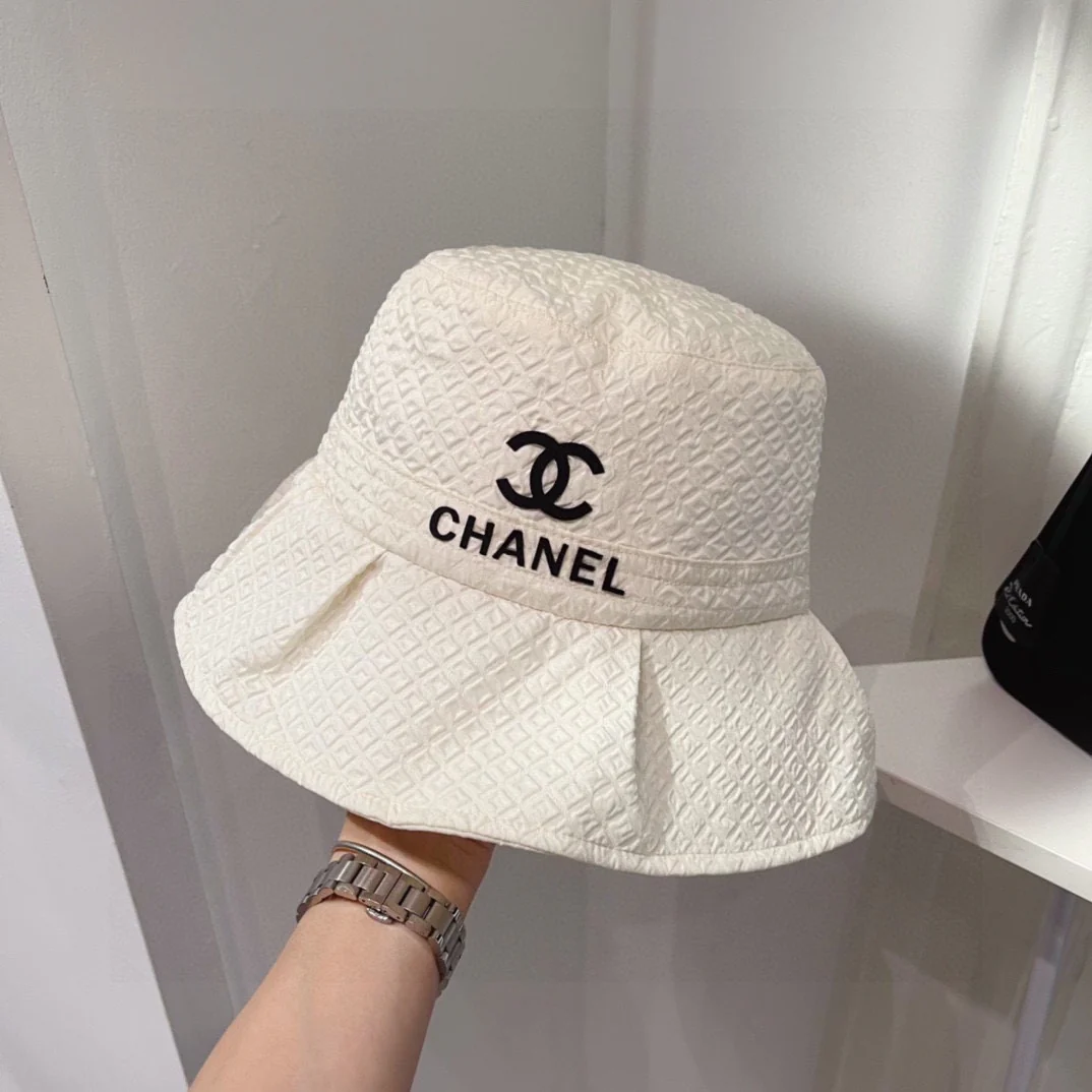 Chanel - Рыбацкая шляпа из плиссированной ткани - Белая