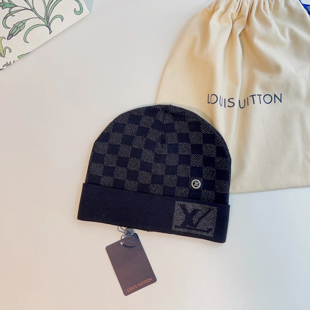 Шапка LV в клетку-1