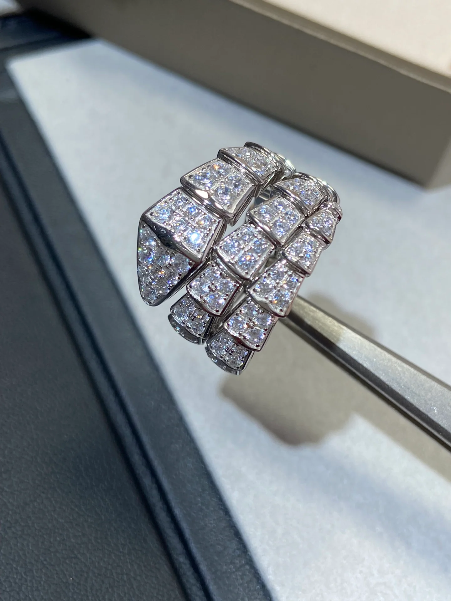 Кольцо Bvlgari 022