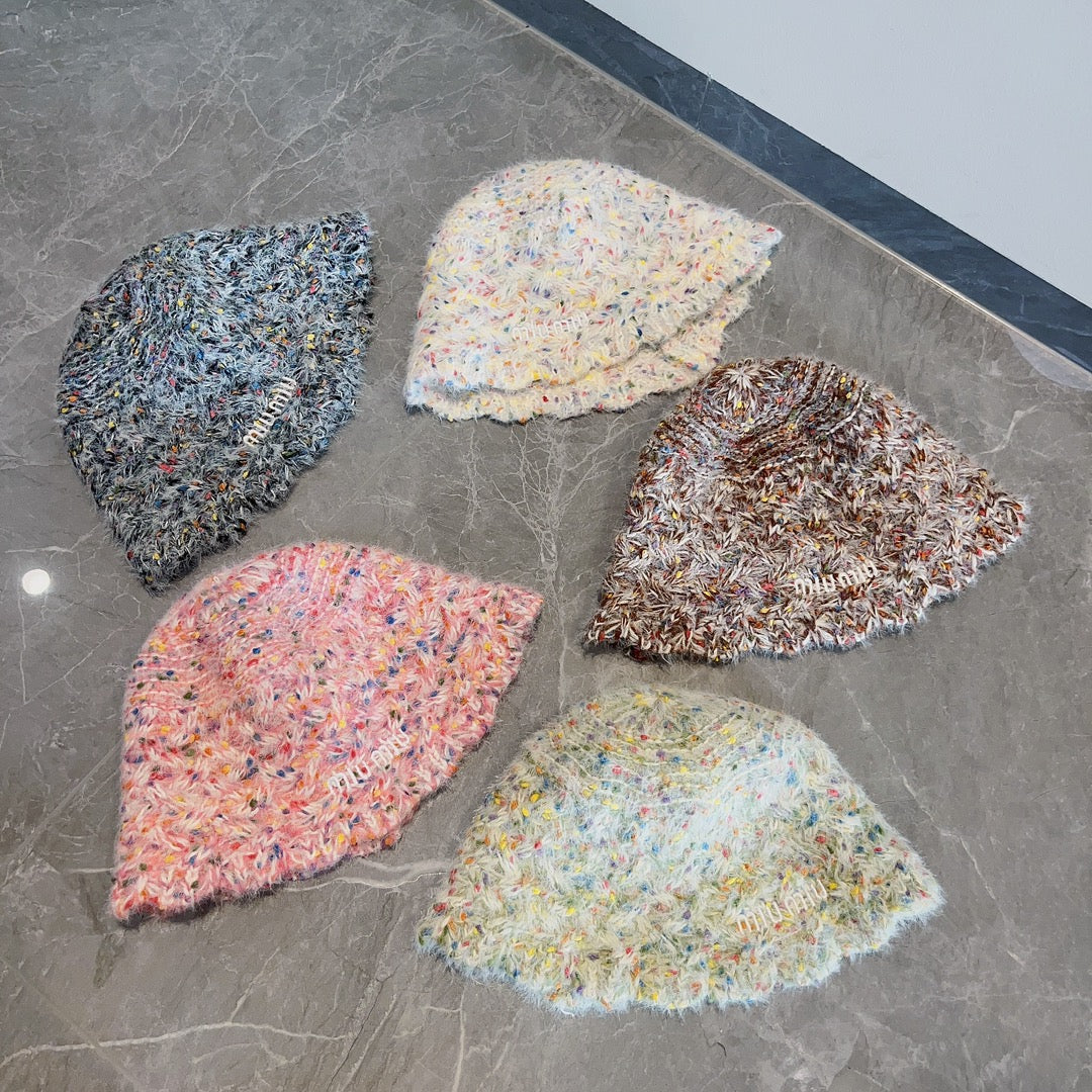 Miu Miu - Новая красочная вязаная шапка из осенне-зимней коллекции - Розовая