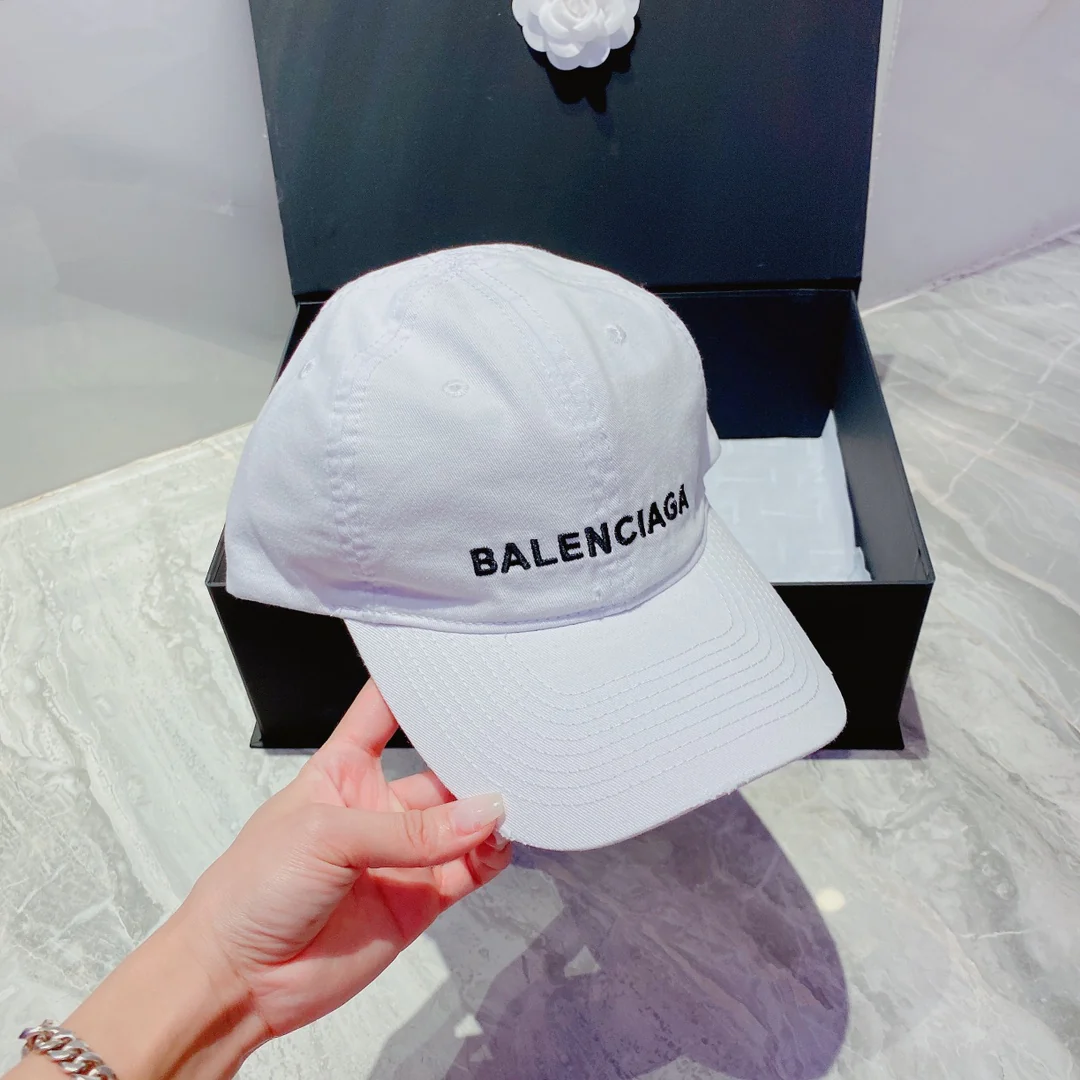 Balenciaga - Классическая бейсболка с вышивкой - 1