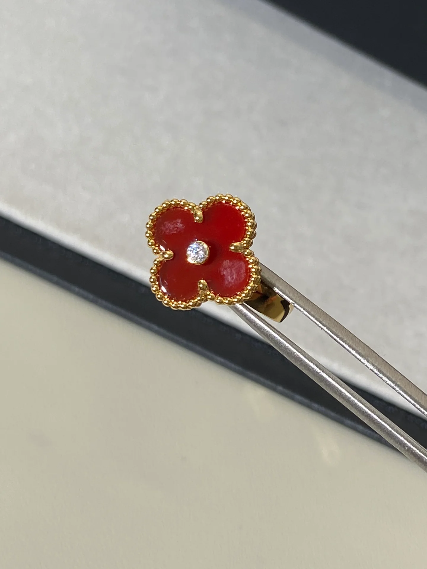 Ван Век - Кольцо 077