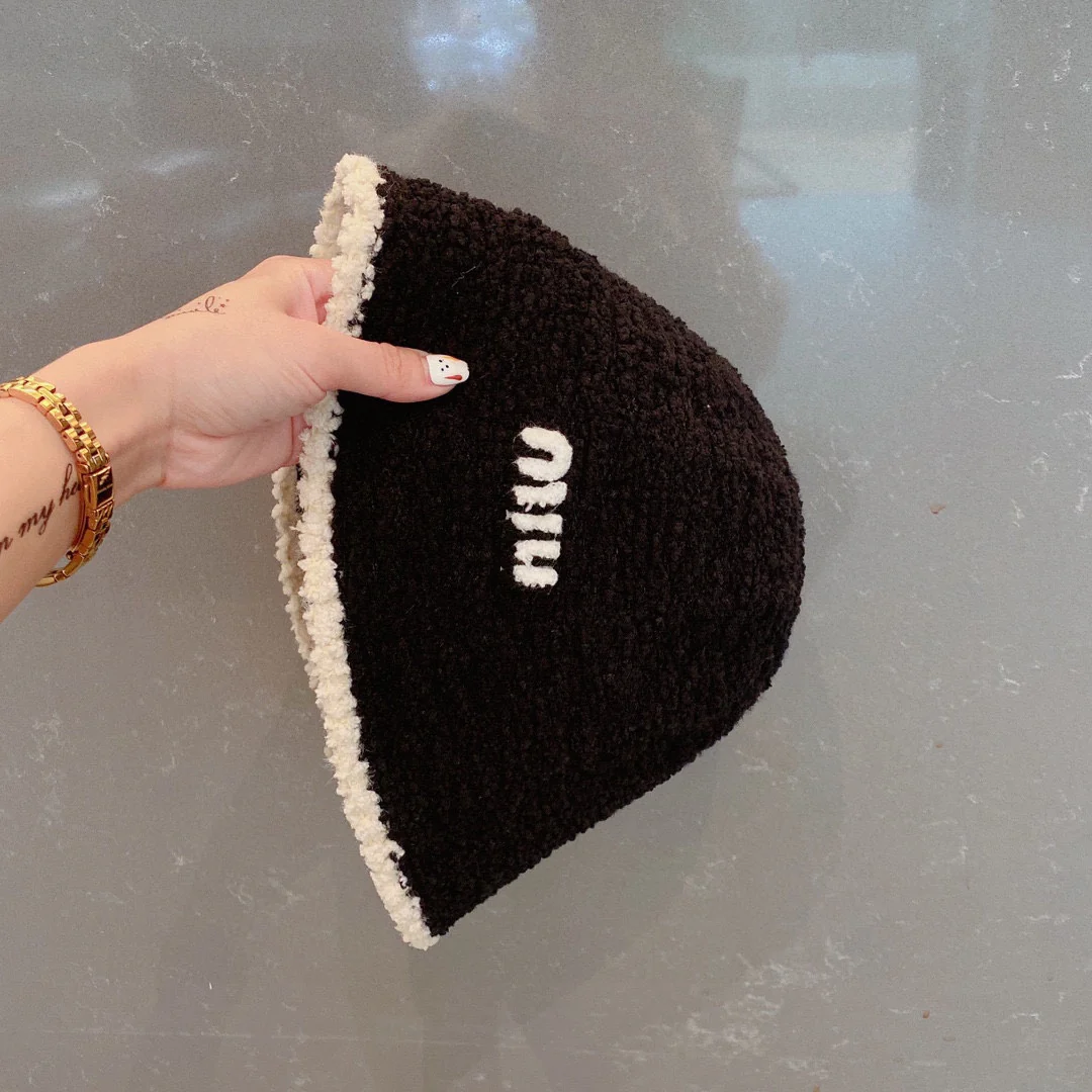 Miu Miu - Вязаная рыбацкая шапка - Черная - 2 шт.