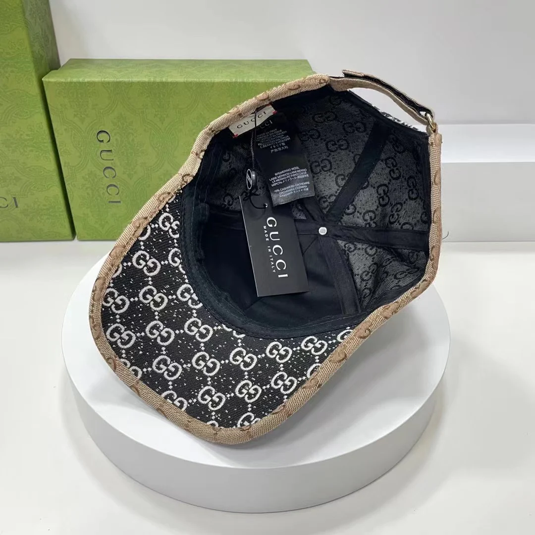 Бейсболка Gucci Classic Monogram - 1