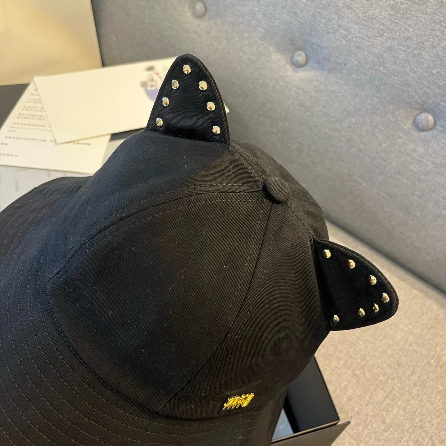 Рыбацкая шляпа Miu Miu с кошачьими ушками - Черная - 1