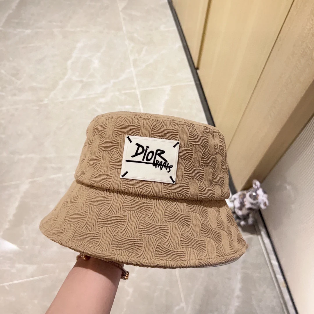 Новая простая рыбацкая шляпа Dior 2023 с переплетающимся узором — цвет хаки.