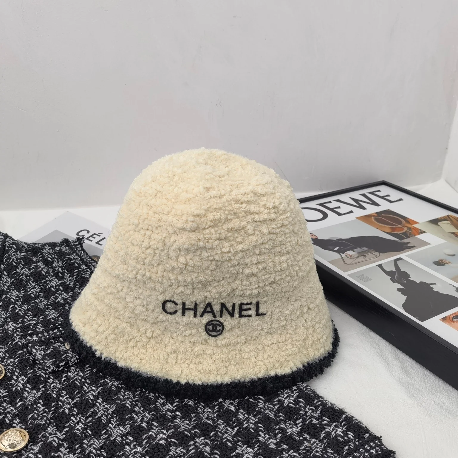 Chanel - Рыбацкая шляпа из овечьей шерсти - 1