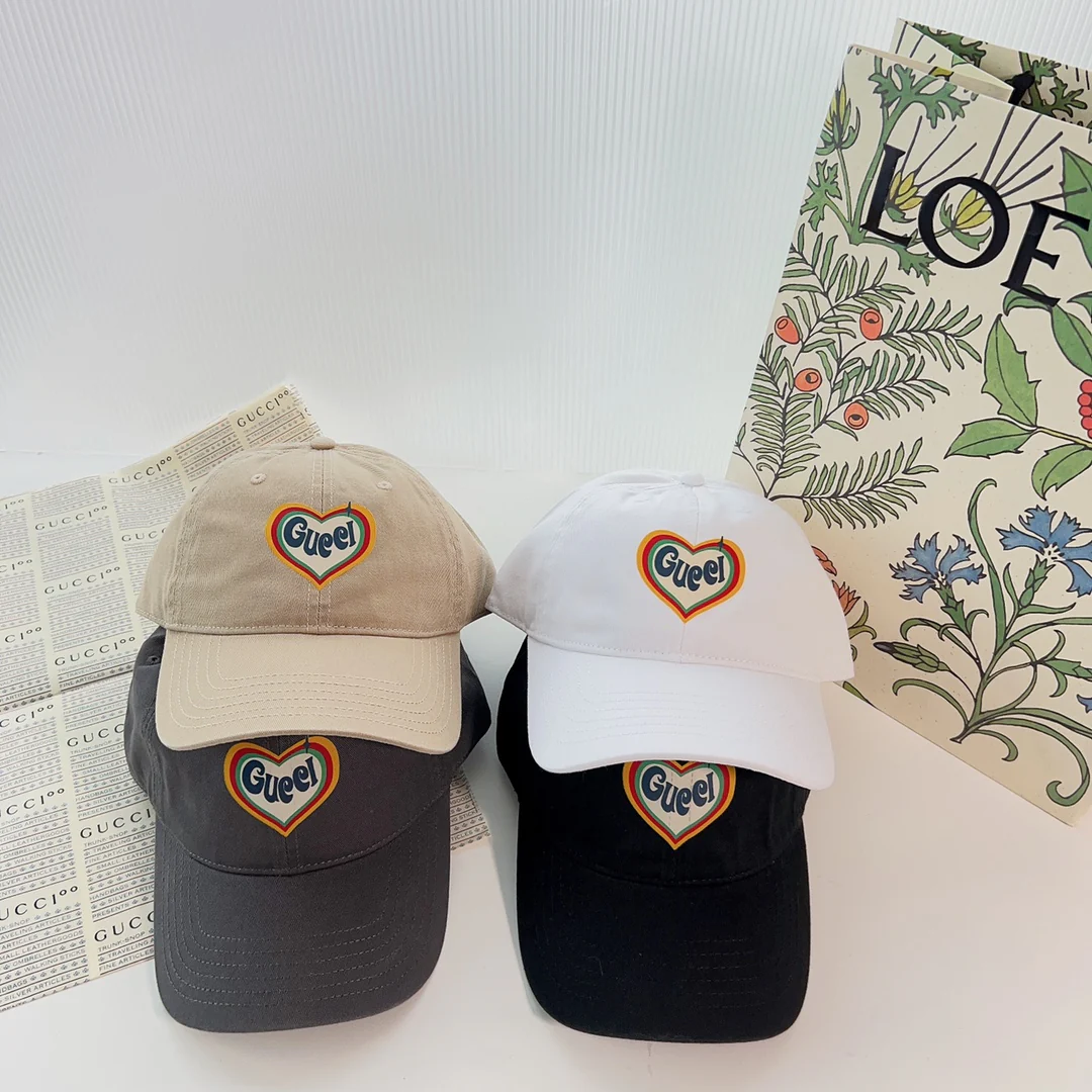 Gucci - Бейсболка в форме сердца
