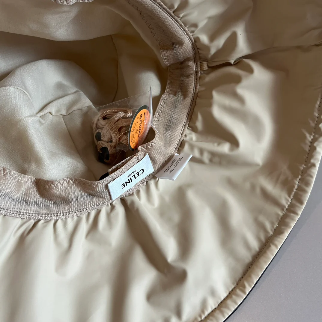 Celine - Новая простая и элегантная панама - белая