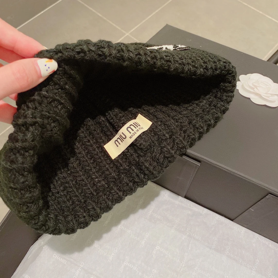 Miu Miu - Шапка-бини - Унисекс - Черная