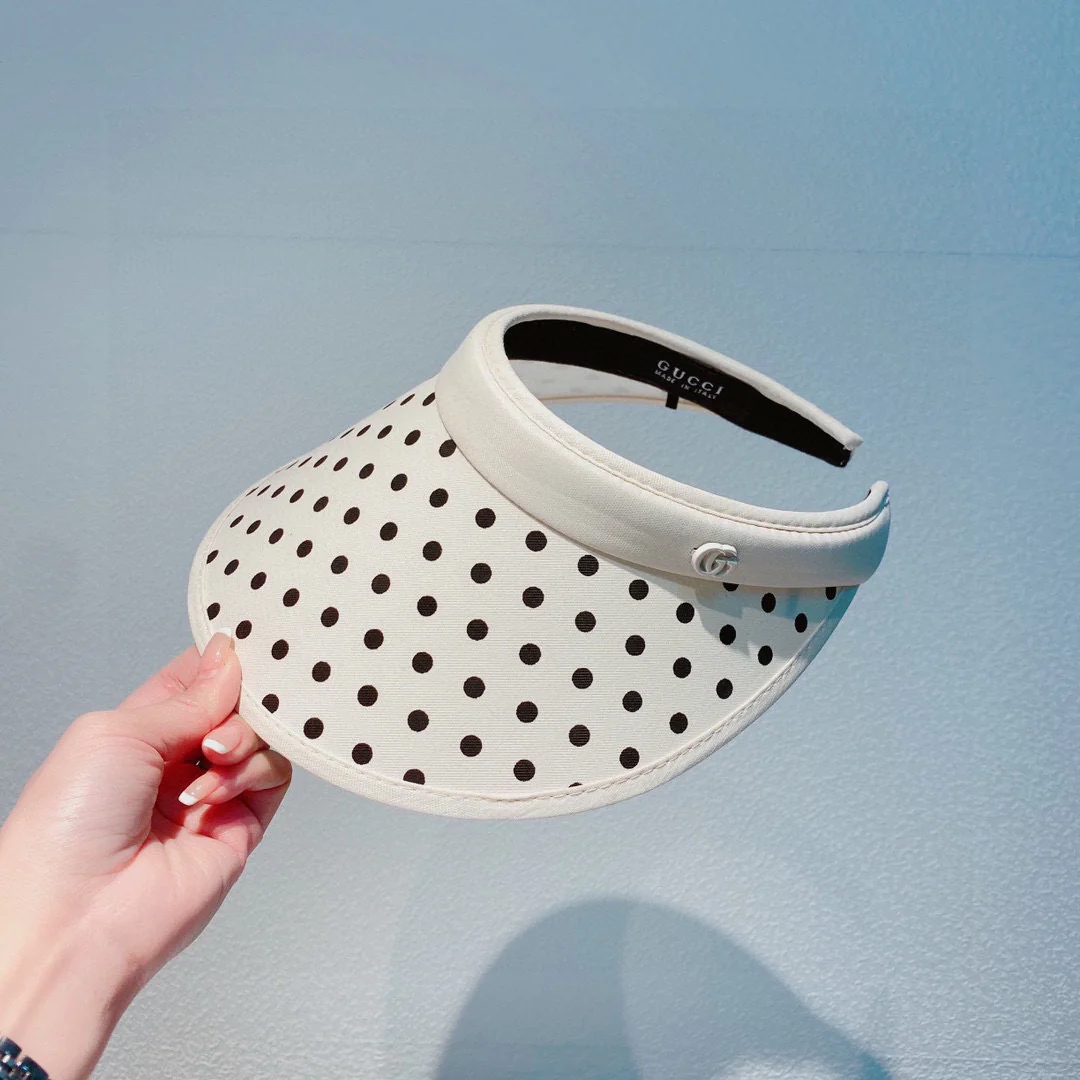 Gucci - Солнцезащитная шляпа в горошек в стиле ретро