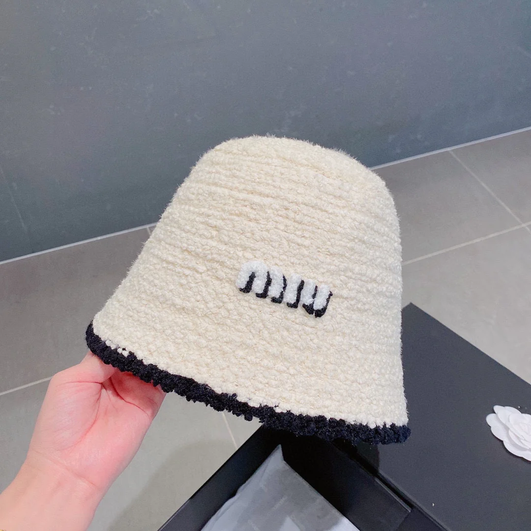 Miu Miu - Вязаная рыбацкая шапка - Белая - 1