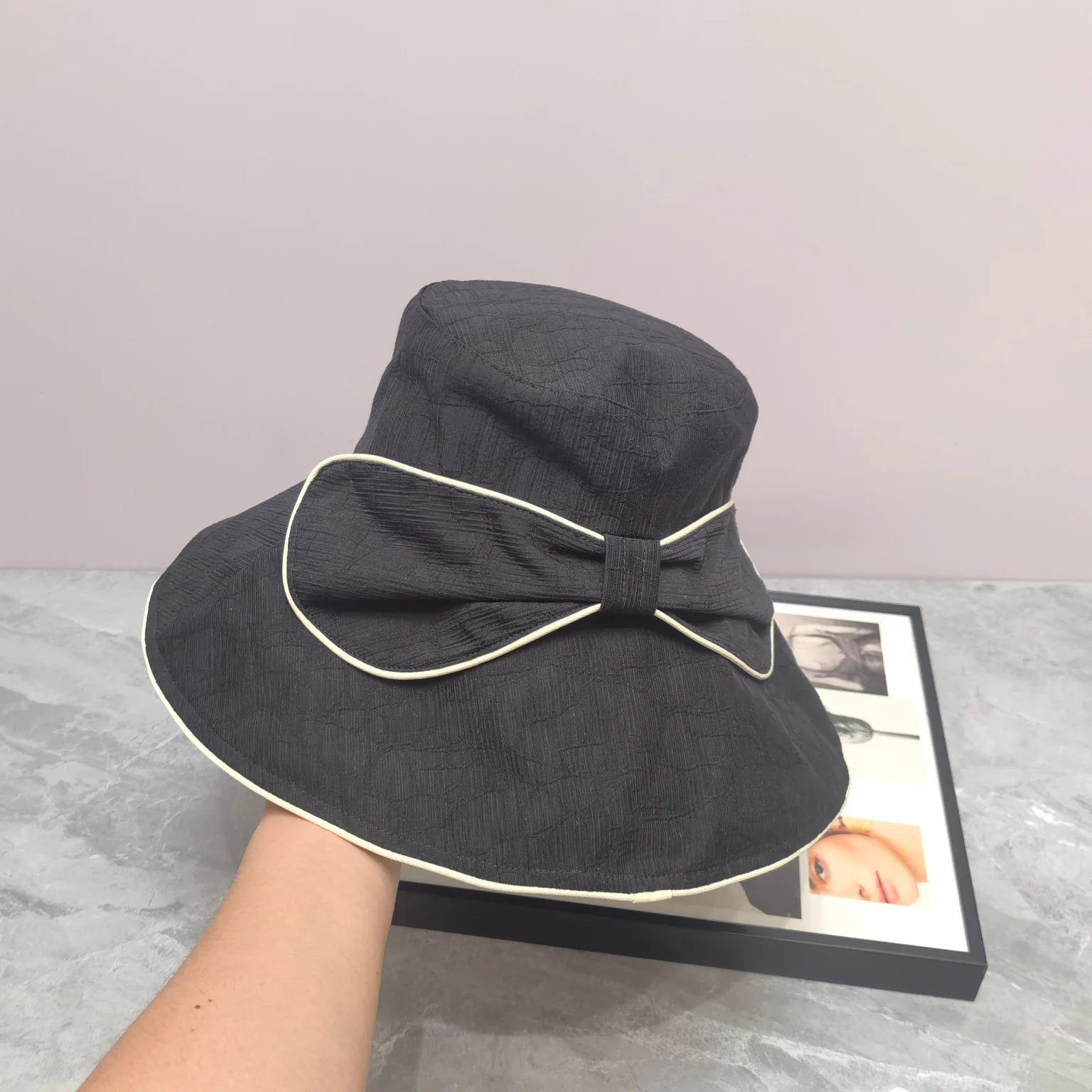 Miu Miu - Новая широкополая шляпа от солнца с бантом, 2024 год.