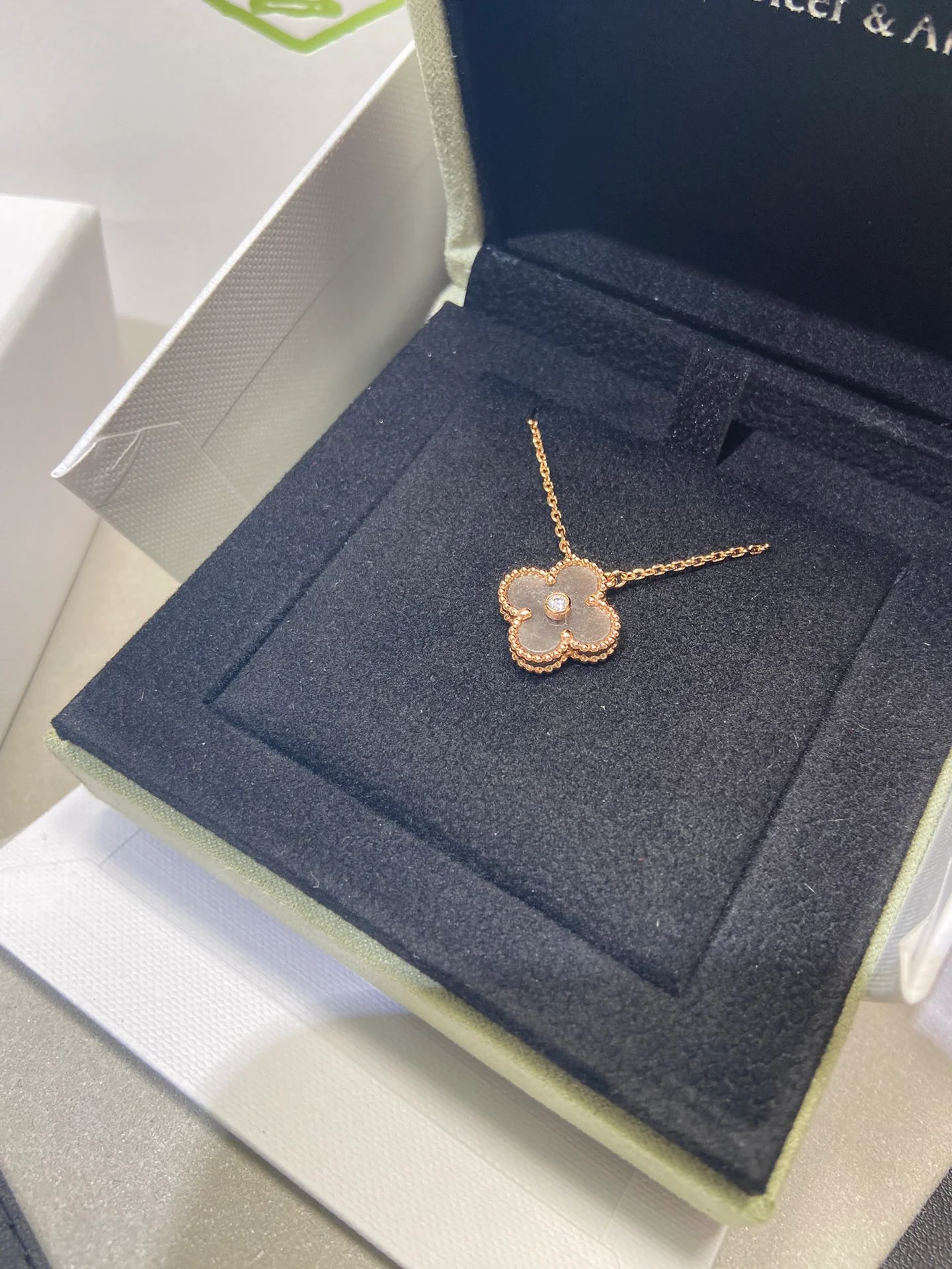 Van Vuitton - Колье 045