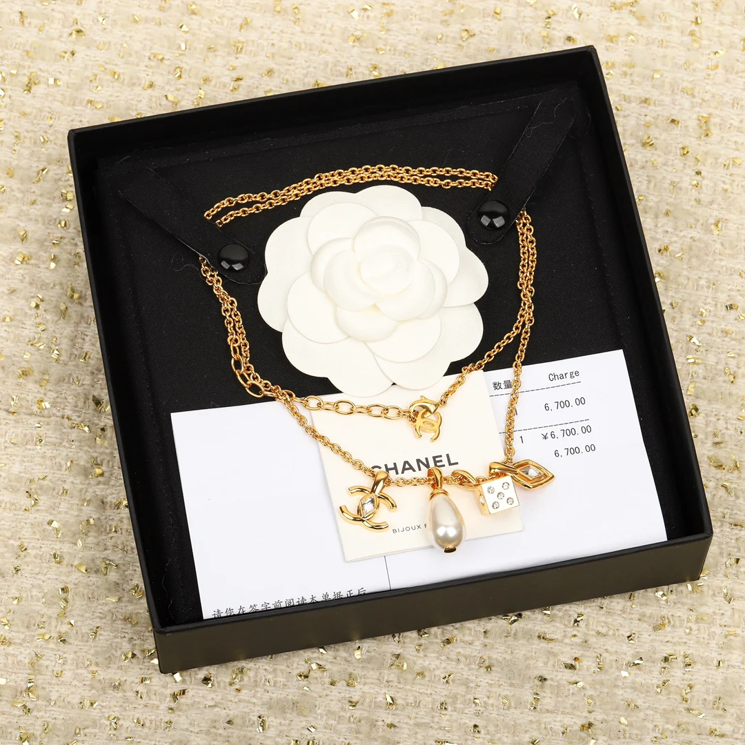 Колье Chanel 552