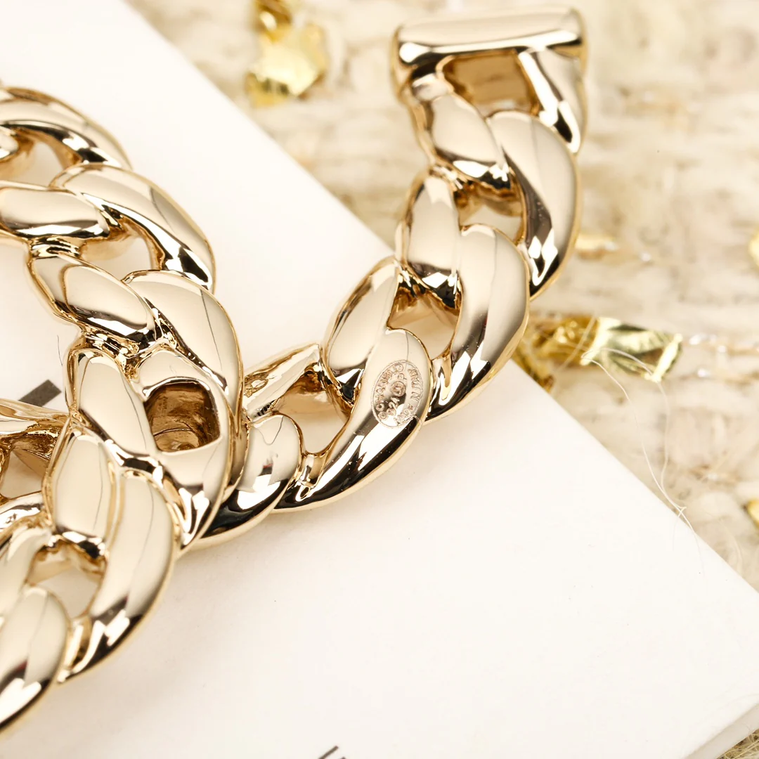 Брошь Chanel 146