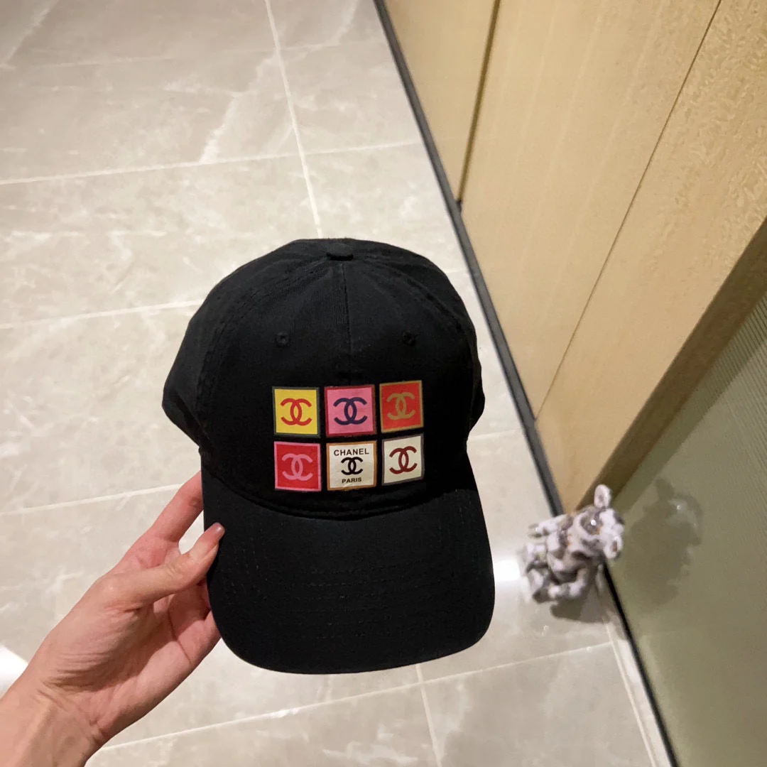 Бейсболка Chanel Весна/Лето 2023