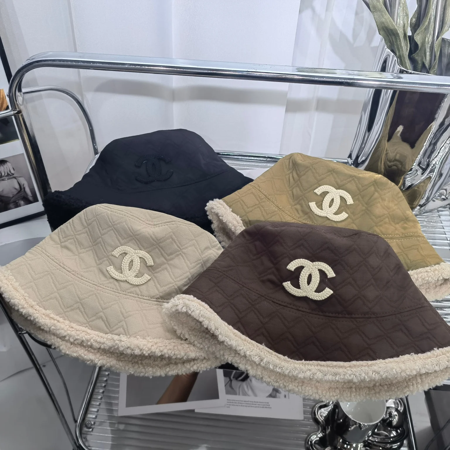 Chanel - Двусторонняя рыбацкая шляпа из овечьей шерсти