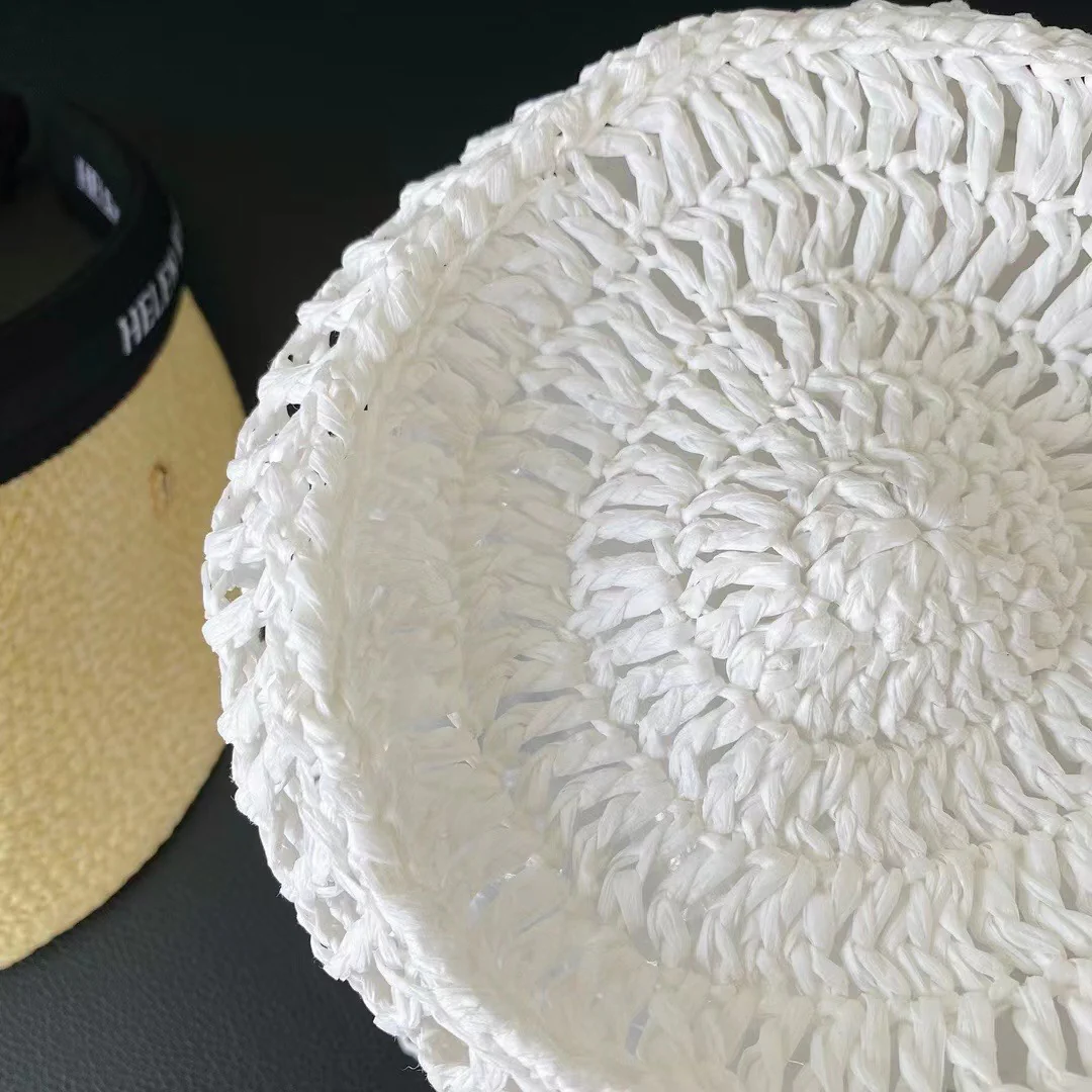 Новинка сезона весна/лето 2023 от Prada - Плетеная ажурная рыбацкая шляпа - Белая