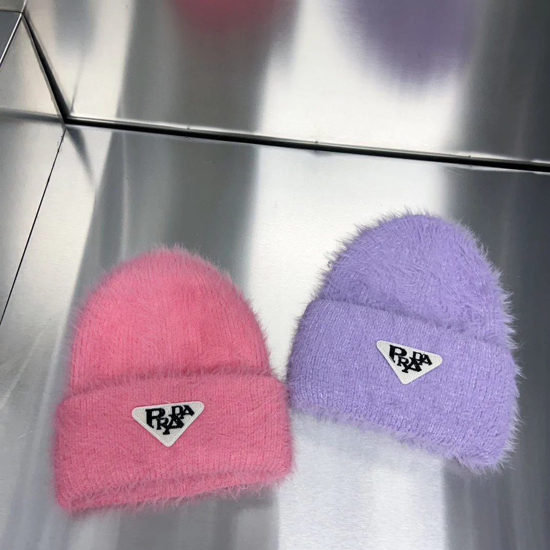 Prada - Новая шапка из искусственного меха норки