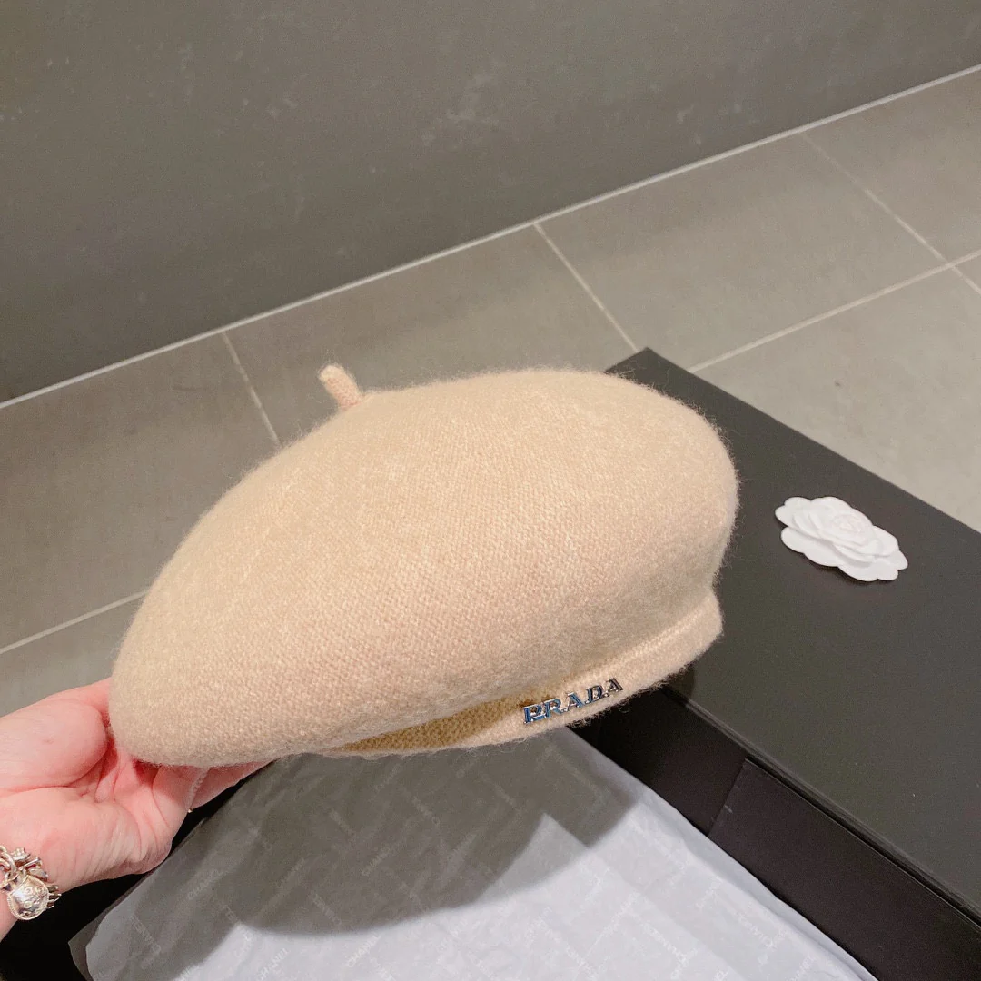 Prada - Вязаный берет - Абрикосовый