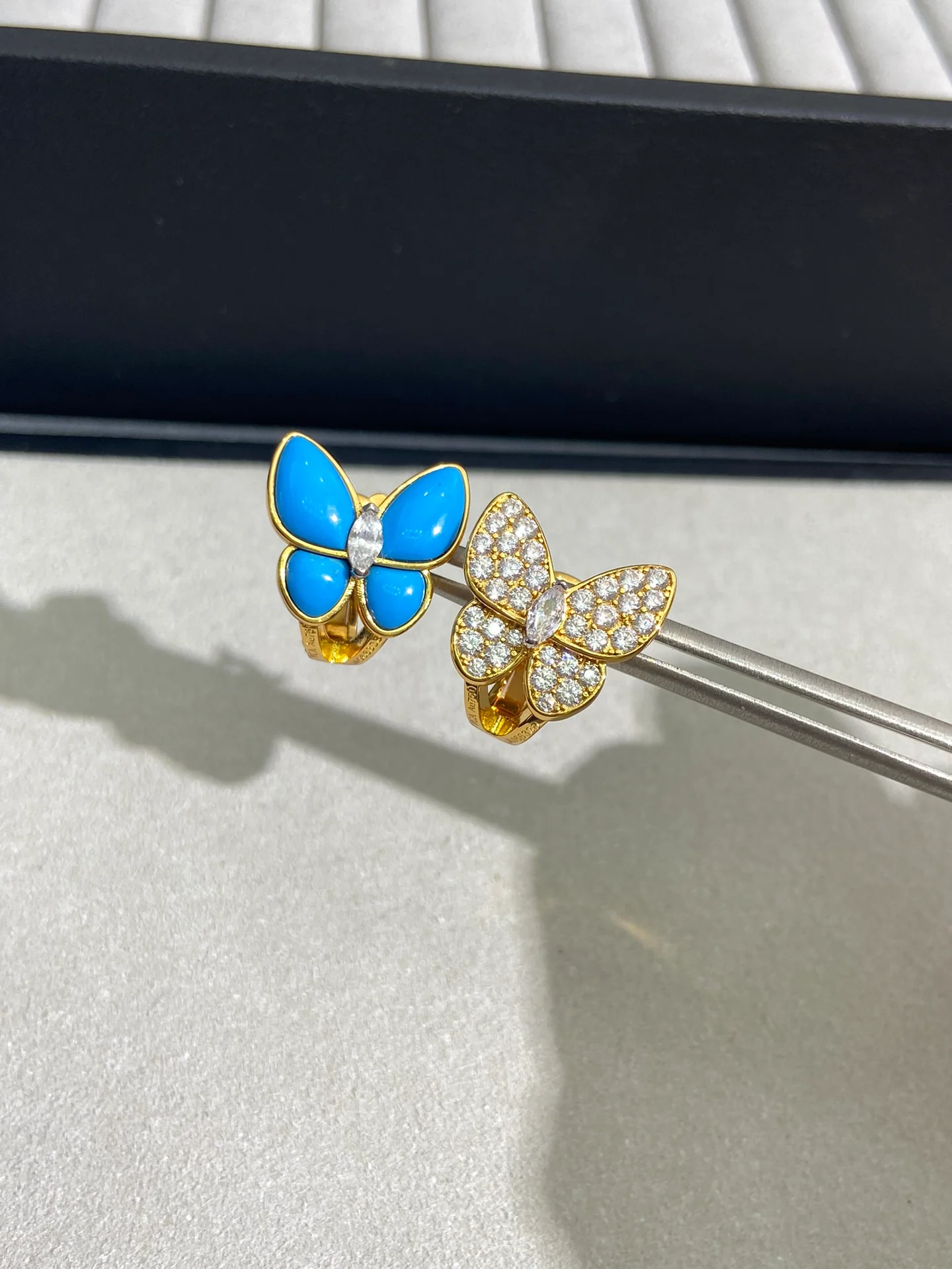 Ван Век - Кольцо 074