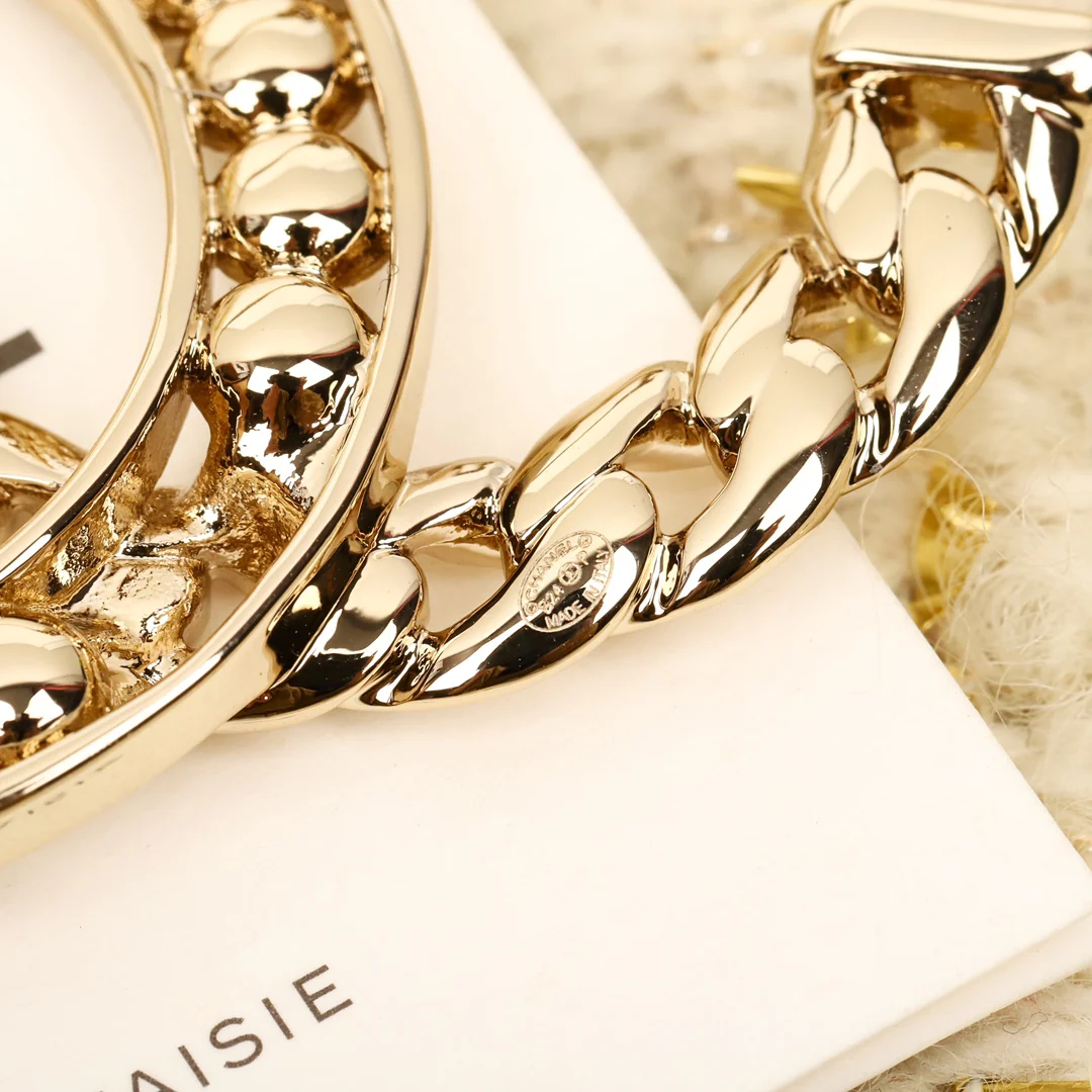 Брошь Chanel 152