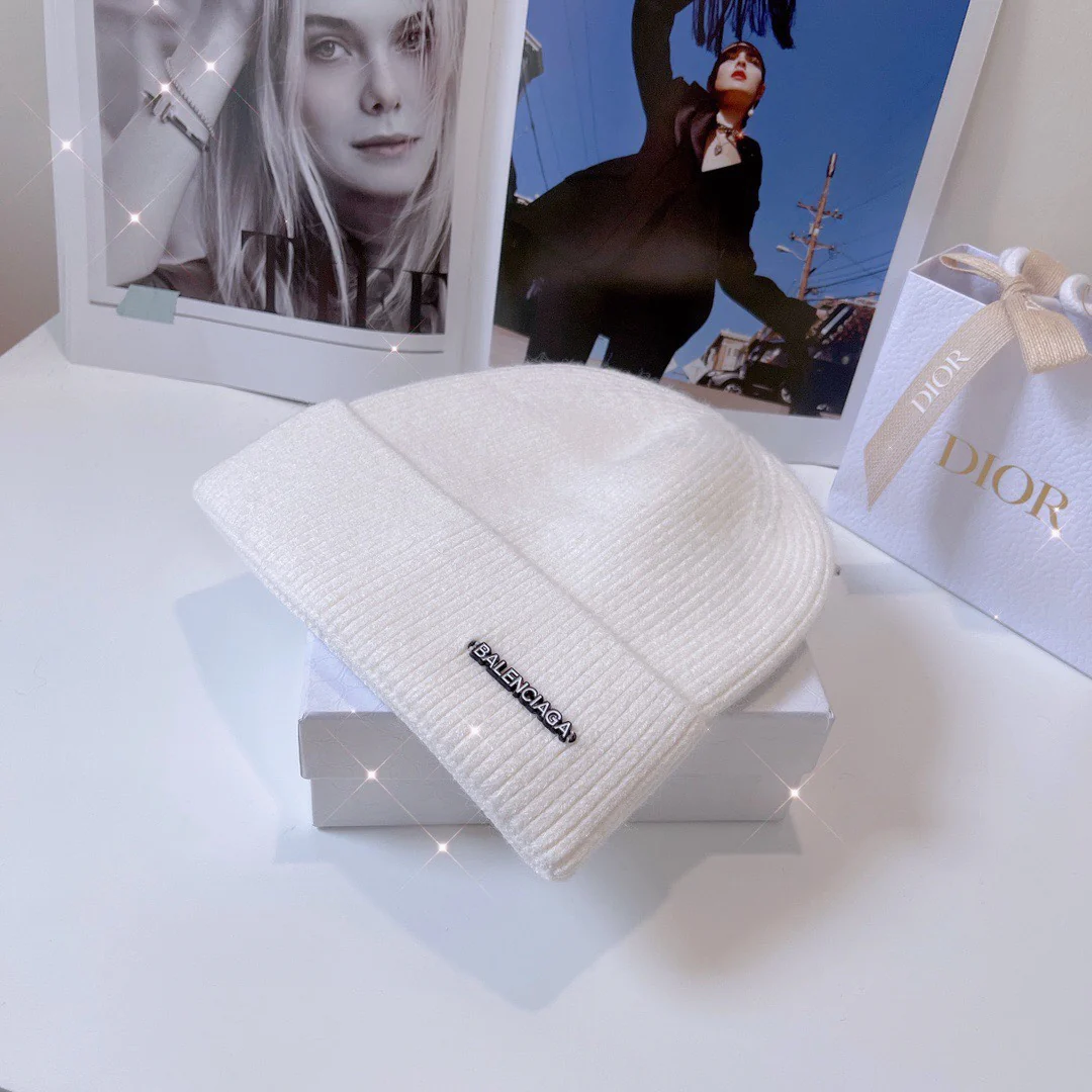 Balenciaga - Шерстяная шапка - Белая