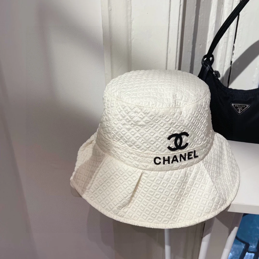 Chanel - Рыбацкая шляпа из плиссированной ткани - Белая