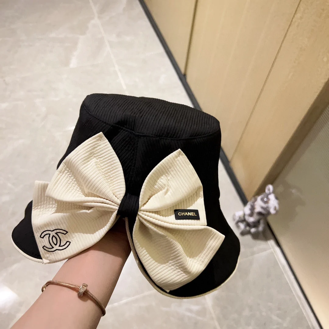 Новая большая рыбацкая шляпа Chanel 2023 года в форме бабочки, черная.