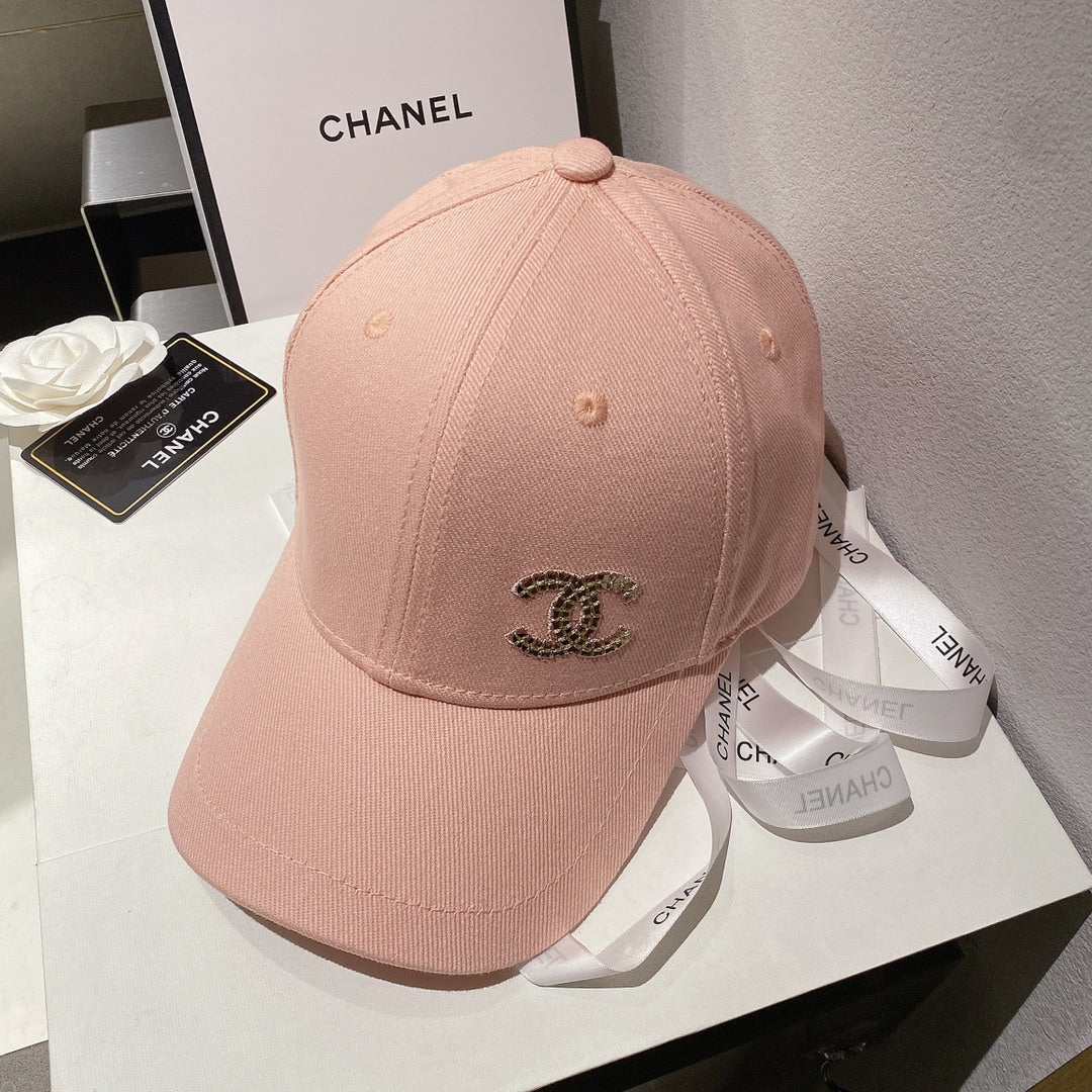 Chanel - Розовая бейсболка