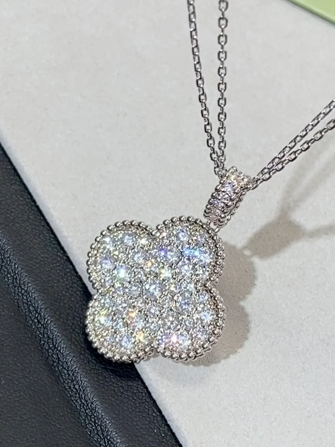 Van Vek - Колье 097