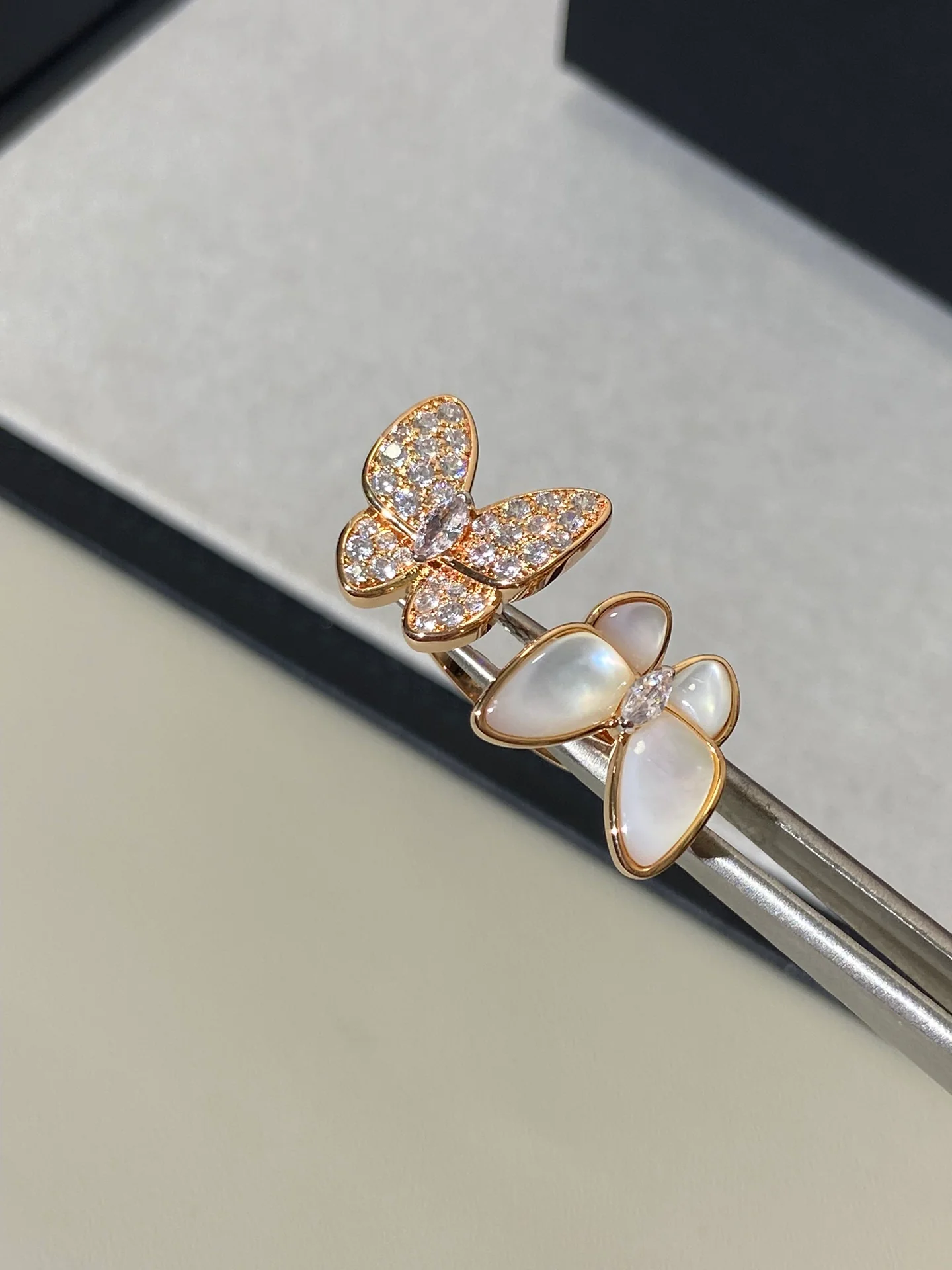 Ван Век - Кольцо 084