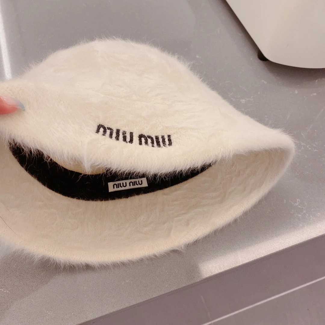 Miu Miu - Рыбацкая шляпа из кроличьего меха - Белая