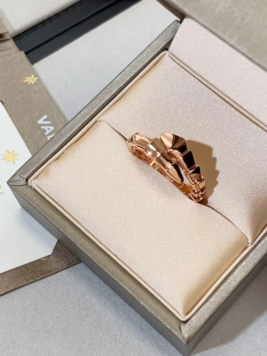 Кольцо Bvlgari 025