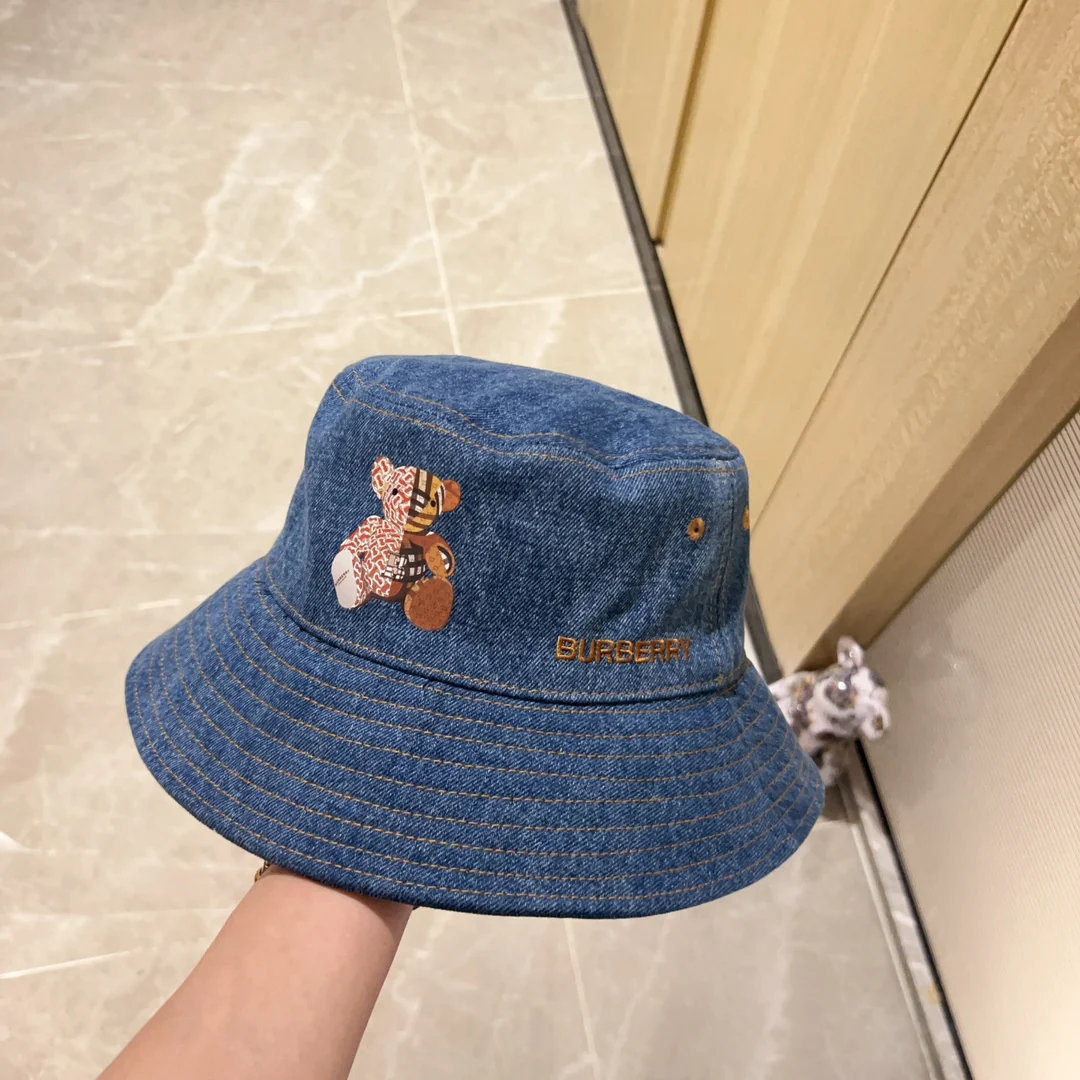 Новинка сезона весна/лето 2023 от Burberry - Джинсовая панама - Синяя