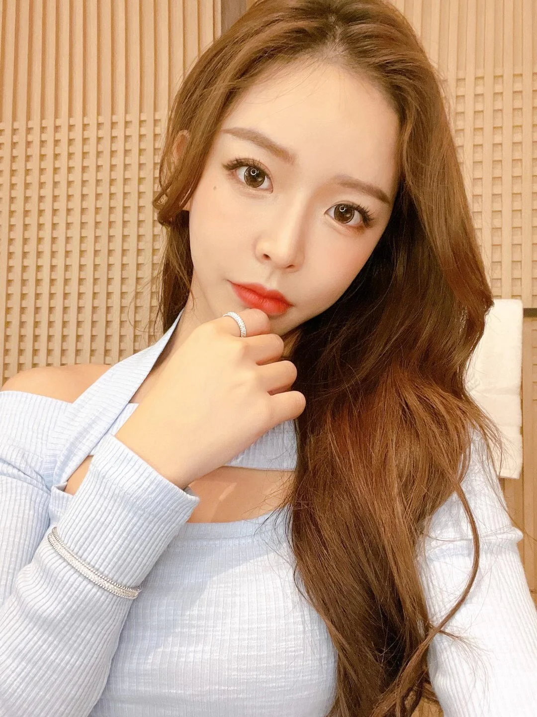 Ван Век - Кольцо 057