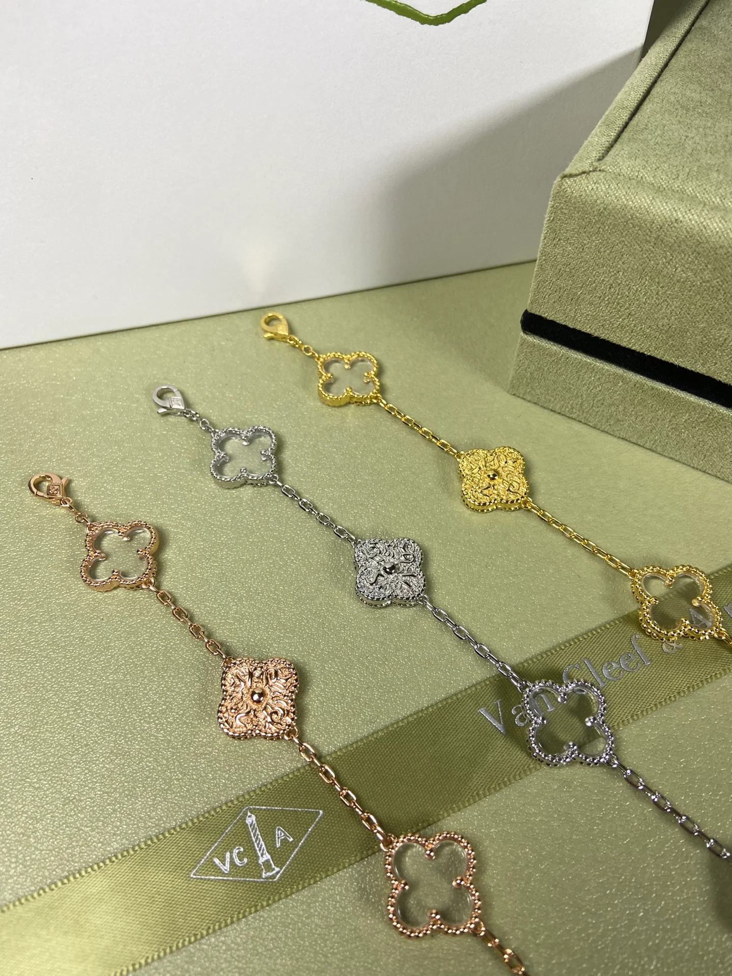 Van Vek - Браслет 043