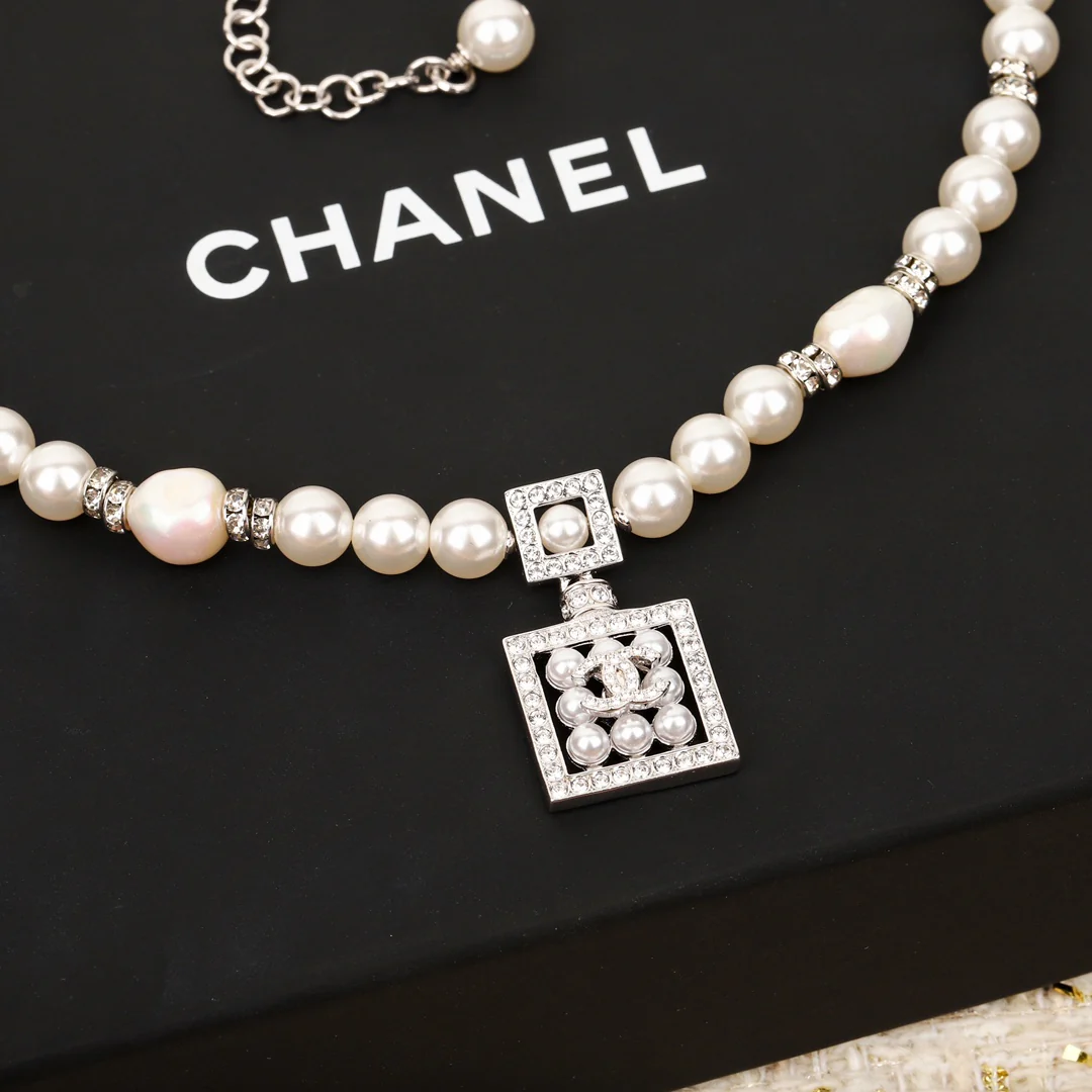 Колье Chanel 596