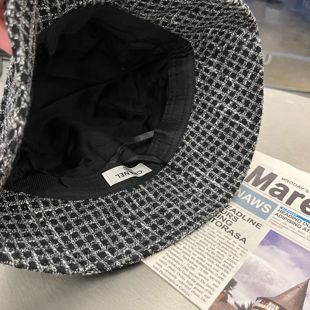 Рыбацкая шляпа в клетку Chanel - черная