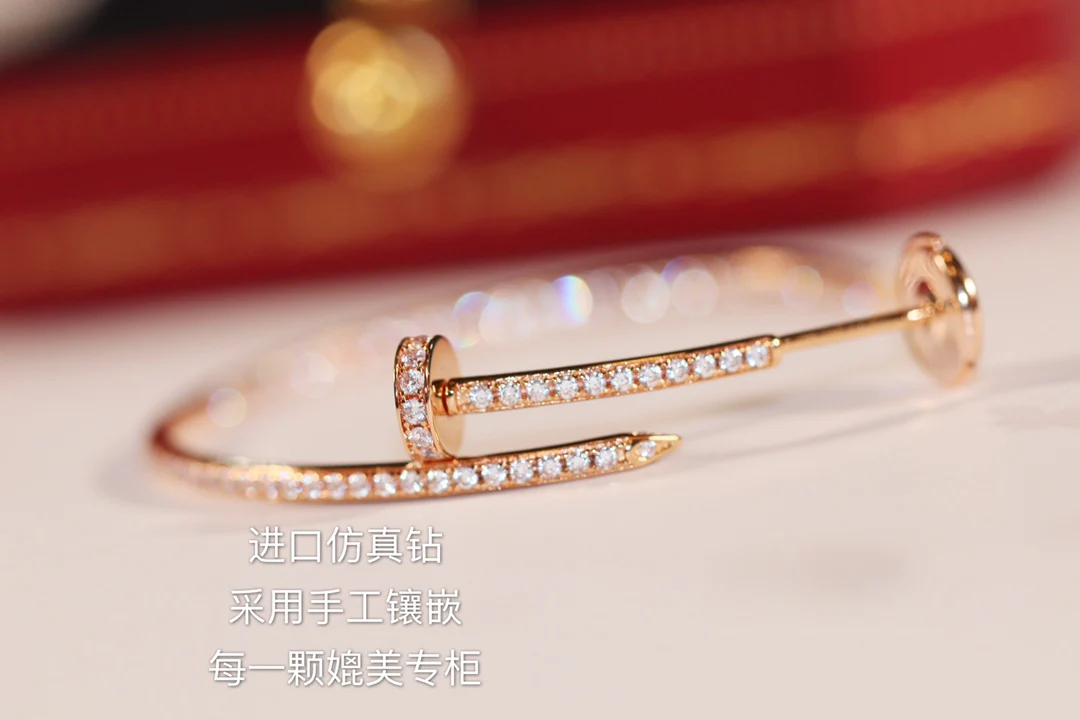 Серьги Cartier 040