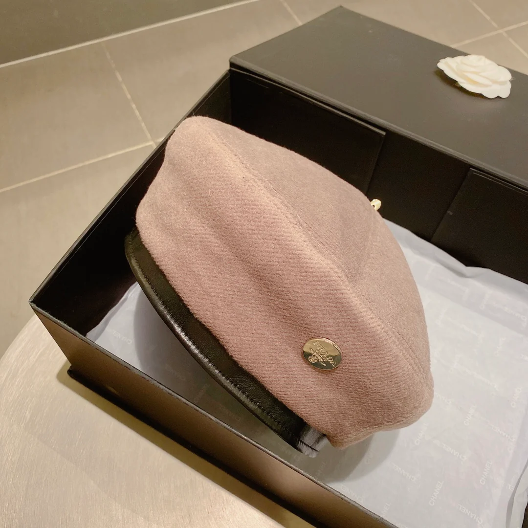 Шерстяной берет Prada - абрикосовый